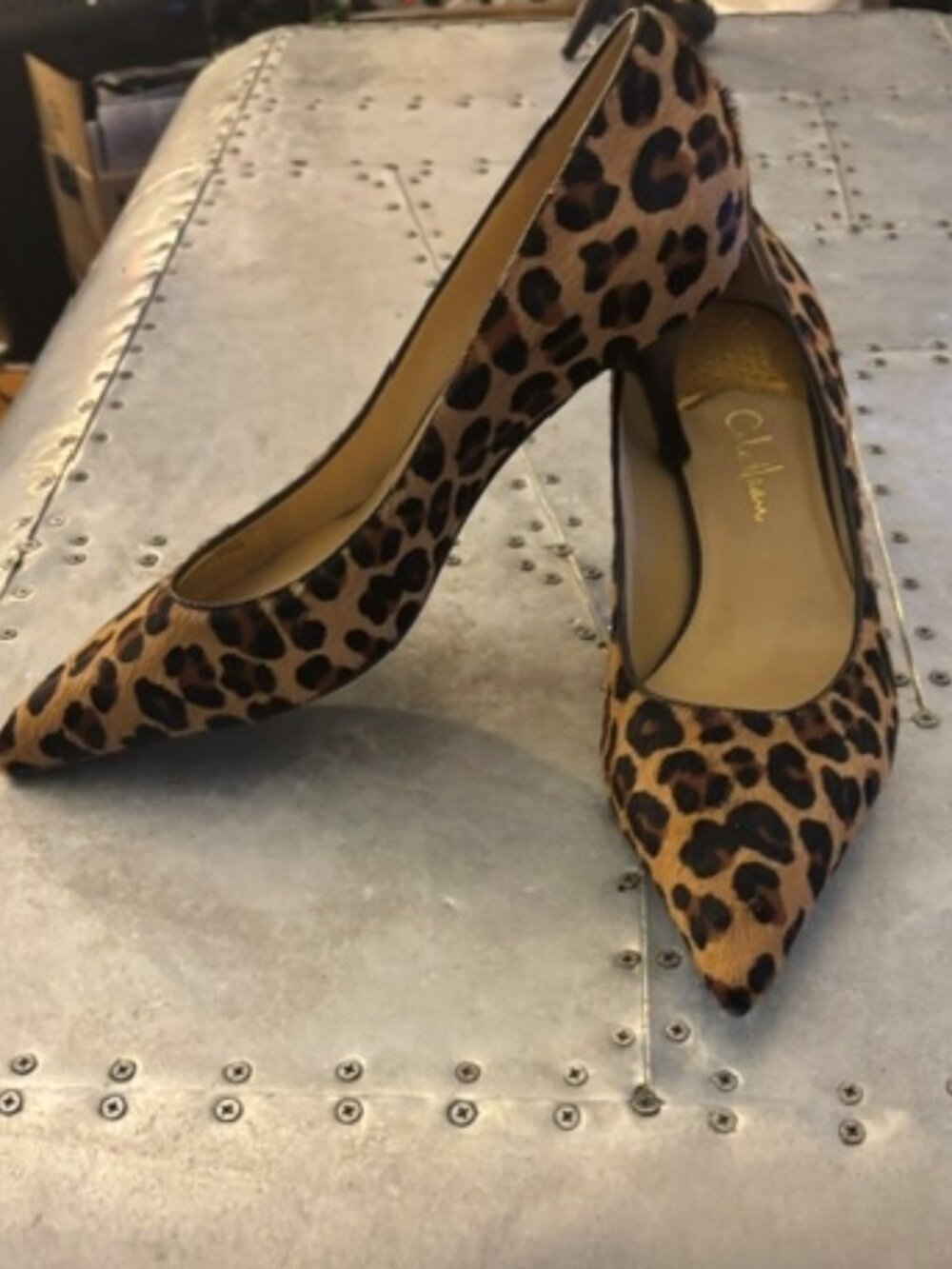 COLE HAAN LEOPARD CALF SKIN PUMPS. SIZE 7. NEVER WORN